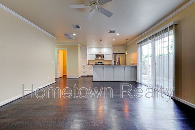 Building Photo - 1115 N Billen Ave