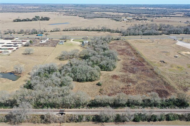 Building Photo - 24097 Hwy 6
