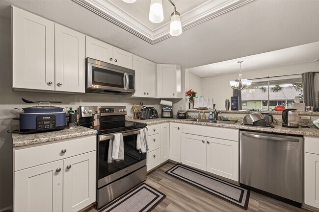 Building Photo - 14555 Wunderlich Dr