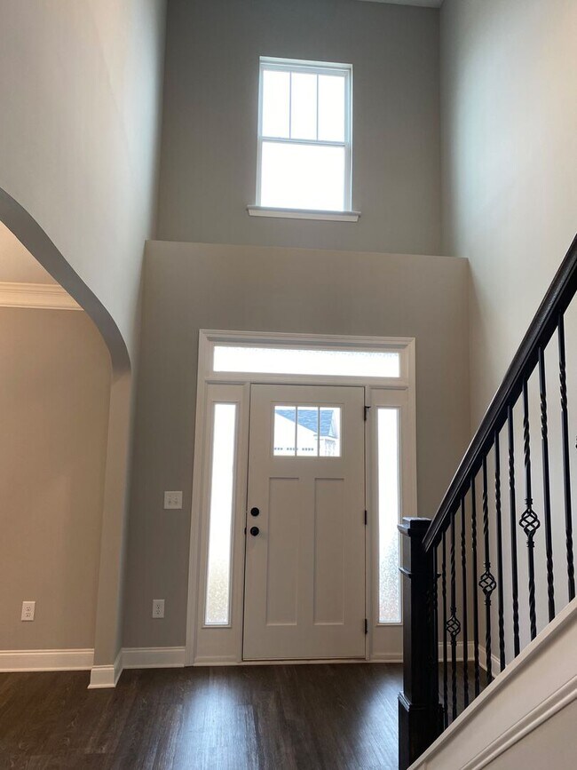 Building Photo - Spacious 5-Bedroom Home with Open Foyer - Move-In Ready! **Close to Fort Gordon, Hospitals, and I...