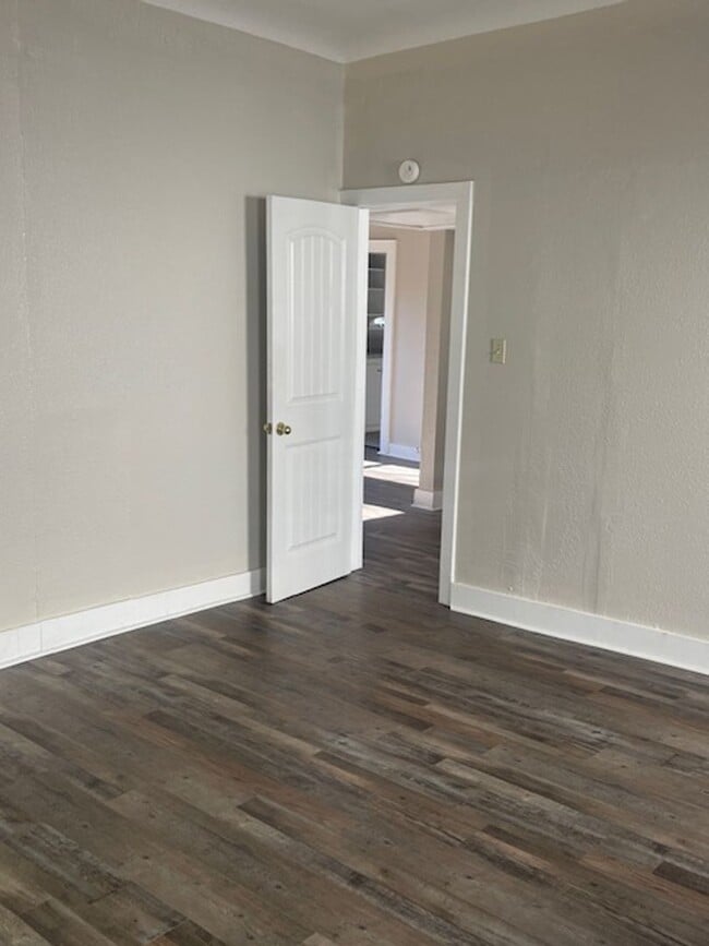 Building Photo - 225 N Santa Fe Ave