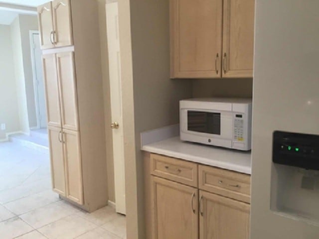 Building Photo - 8019 Dorinda Ave