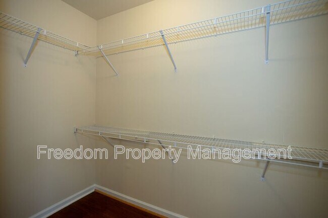 Building Photo - 5914 Ridge View Dr