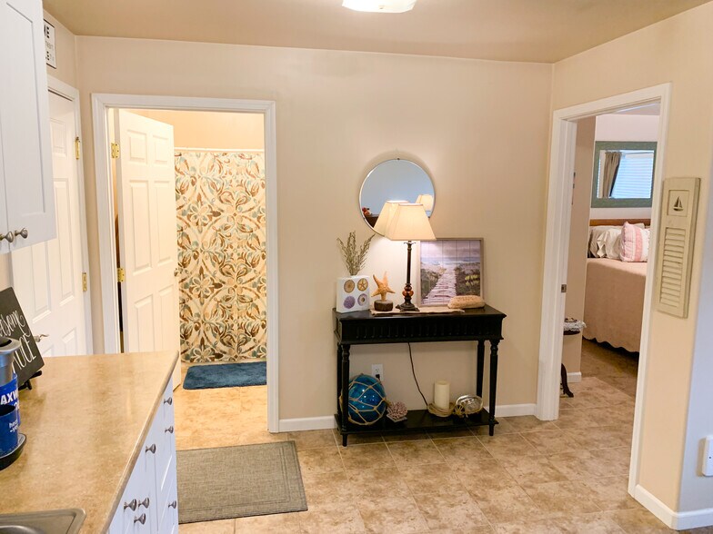 Building Photo - 14318 67th Ave NE