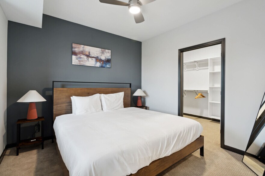 Building Photo - 423 E Michigan St