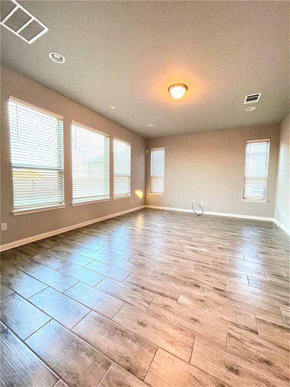 Building Photo - 113 Peruvian Ln