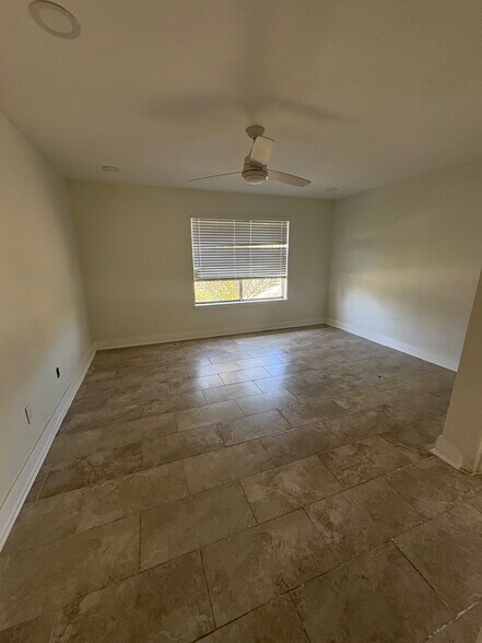 Building Photo - 3723 Westmeadow Dr