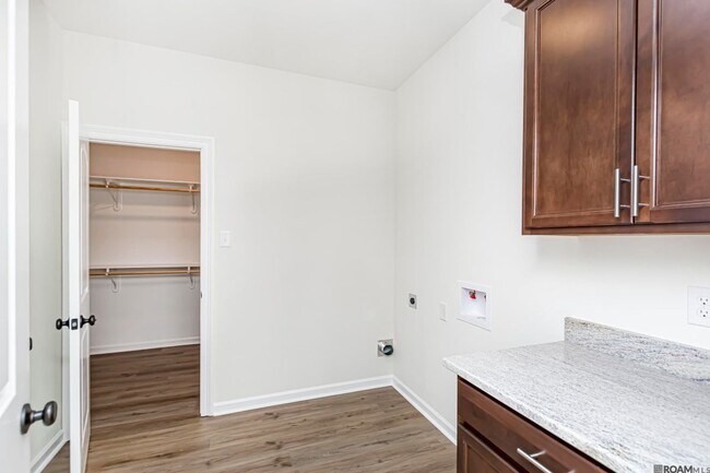Building Photo - 41401 Cozy Wy