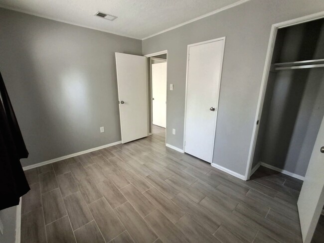 Building Photo - 3317 Madewell St