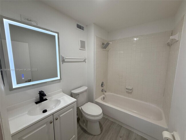 Building Photo - 7901 S Colony Cir