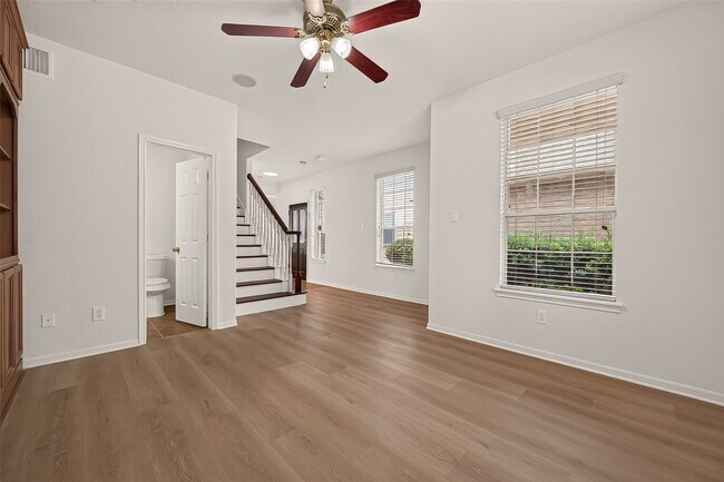 Building Photo - 6118 Breezy Hollow Ln