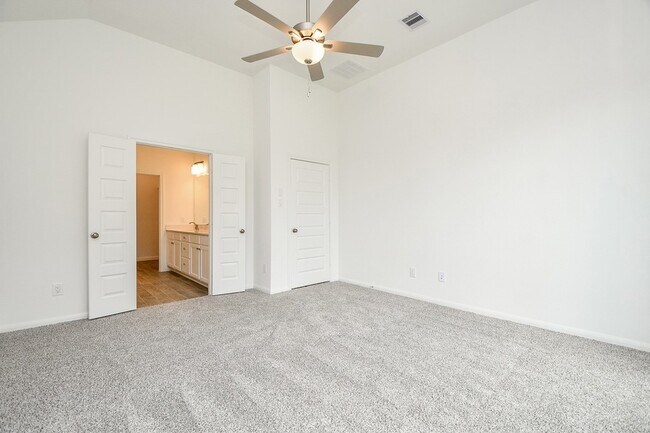 Building Photo - 7207 Prairie Heights Drive