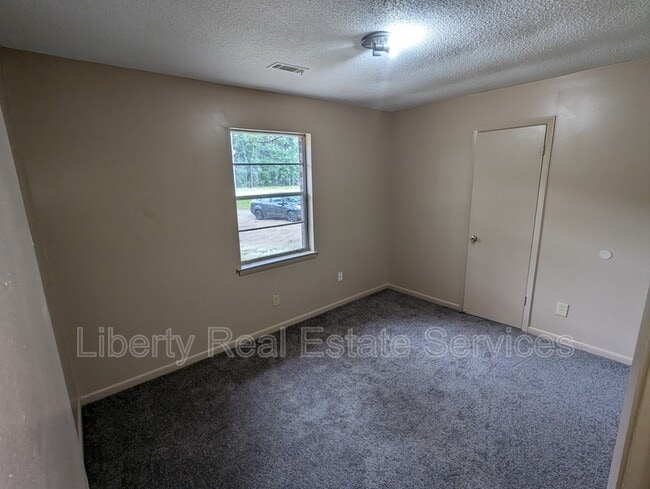 Building Photo - 7115 E Oglethorpe Hwy