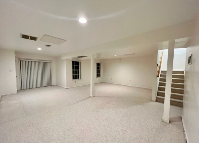 Building Photo - 22 Constitution Way