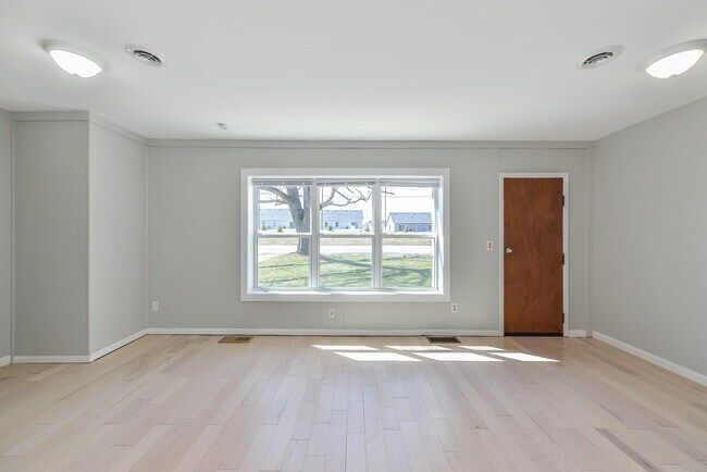 Building Photo - 7200 Whitmore Lake Rd