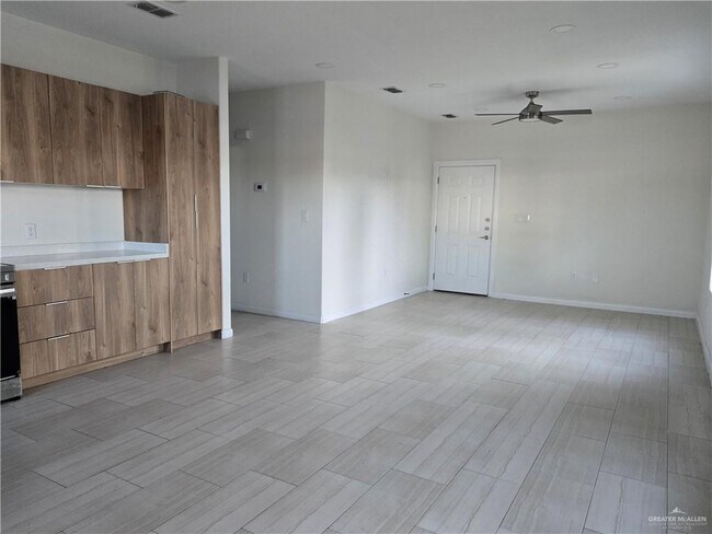 Building Photo - 16 Israel N Ln