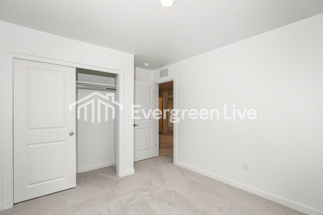 Building Photo - 15162 Nimbus Way