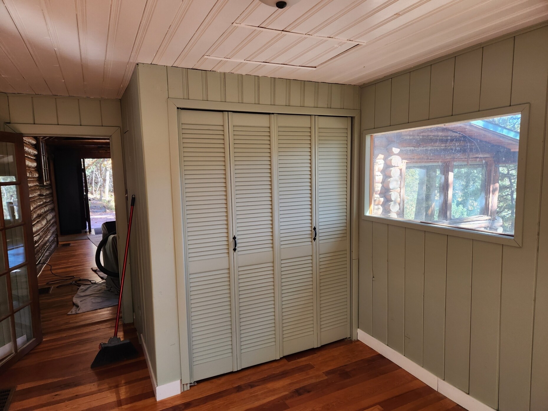 Upstairs Bedroom - 20650 Seminole Rd