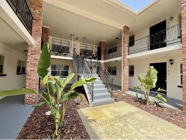 Building Photo - 121 Danube Ave