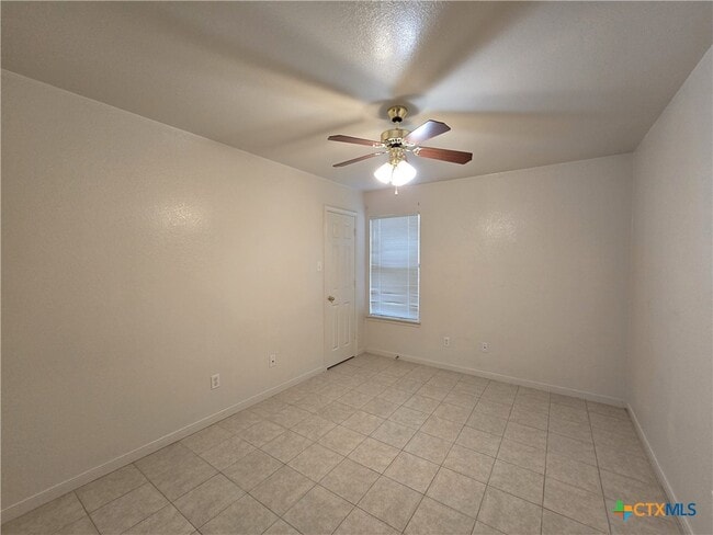 Building Photo - 1411 Nicholas Cir