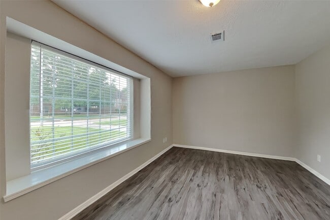 Building Photo - 8110 Renmark Ln