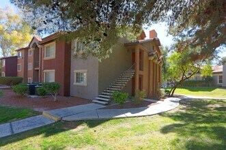 Building Photo - 2750 S Durango Dr