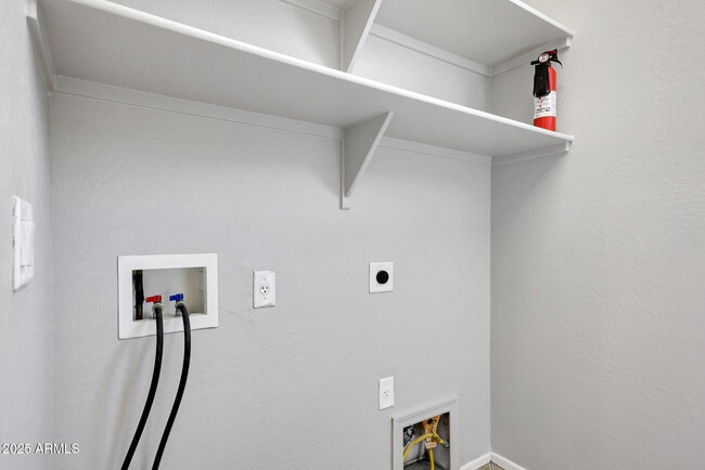 Building Photo - 21134 W Green St