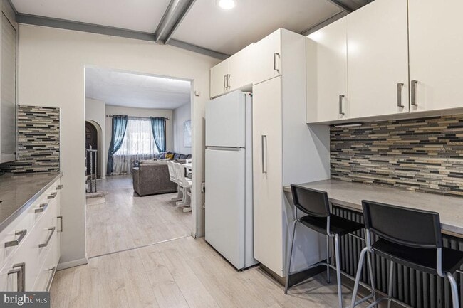 Building Photo - 1320 Mifflin St