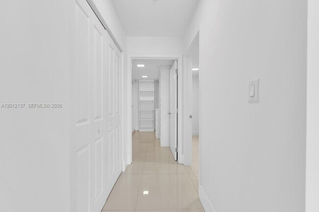 Building Photo - 400 Sunny Isles Blvd
