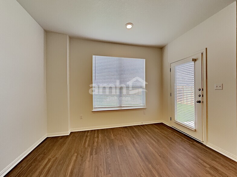 Building Photo - 2729 Meadowood Heights