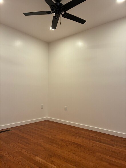Building Photo - 912 Bellemeade Ave