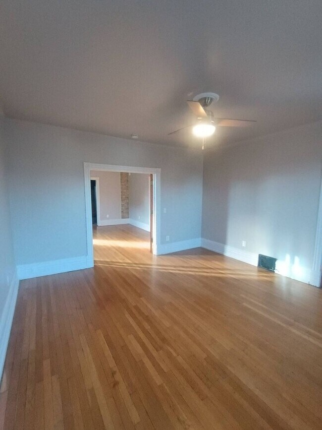 Building Photo - 2035-2037 N Buffum St