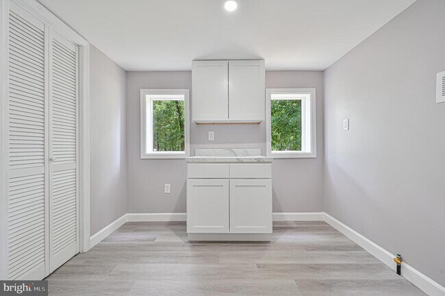 Building Photo - 2722 Sunset Ave