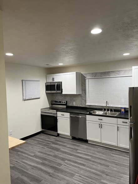 Kitchen - 426 1st St SW