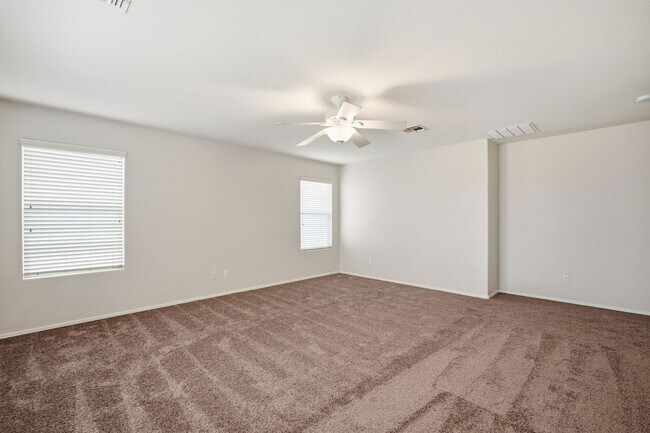 Building Photo - Large 4 Bedroom + Den home in Great Westwing Mountain Community