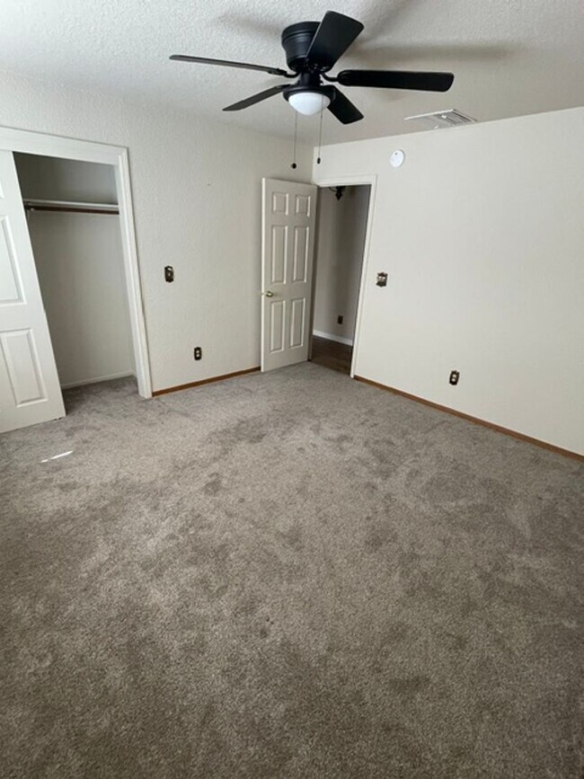 Building Photo - 10475 Gusano Way