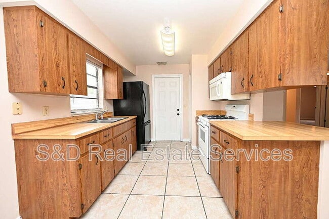 Building Photo - 1018 Sunshine Way SW