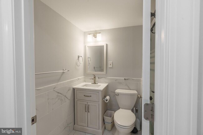 Building Photo - 5776 Yellowrose Ct