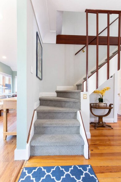 Building Photo - 2542 Pine St