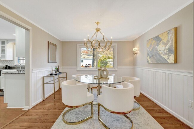 Building Photo - 2015 Freedom Ln