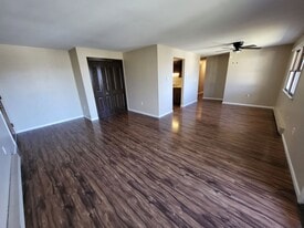 Building Photo - 6175 - 6185 Hocker Dr