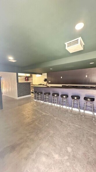Building Photo - 8232 Santa Fe Ave