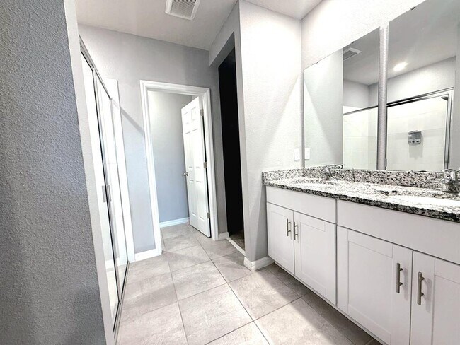 Building Photo - 706 Alta Vista Ct