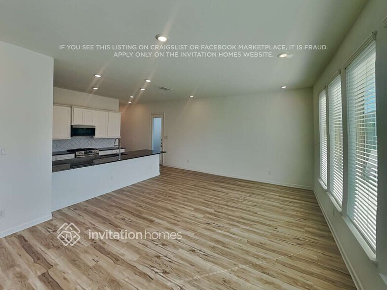 Building Photo - 4026 Champlain Wy