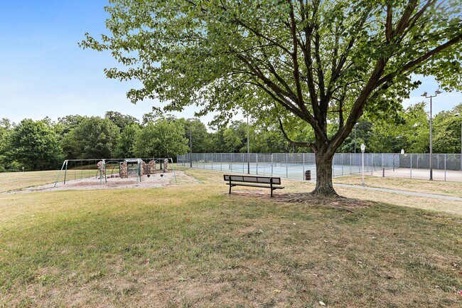 Building Photo - 570 Eisenhower Dr
