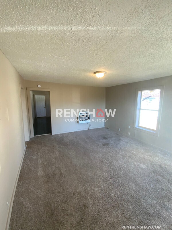 Building Photo - 417 Elm St