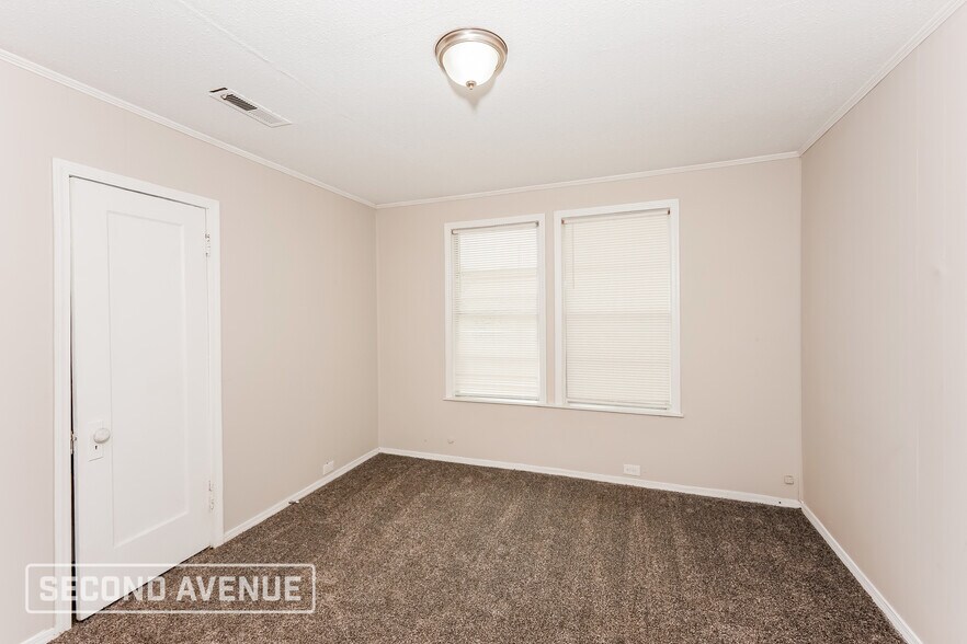 Building Photo - 2908 Ave I