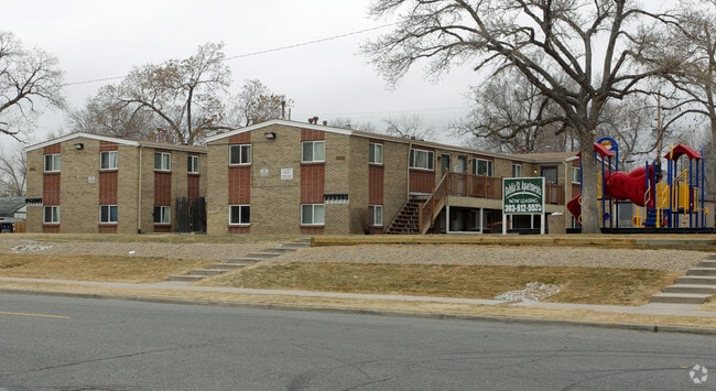 Building Photo - Dahlia Street Apartments