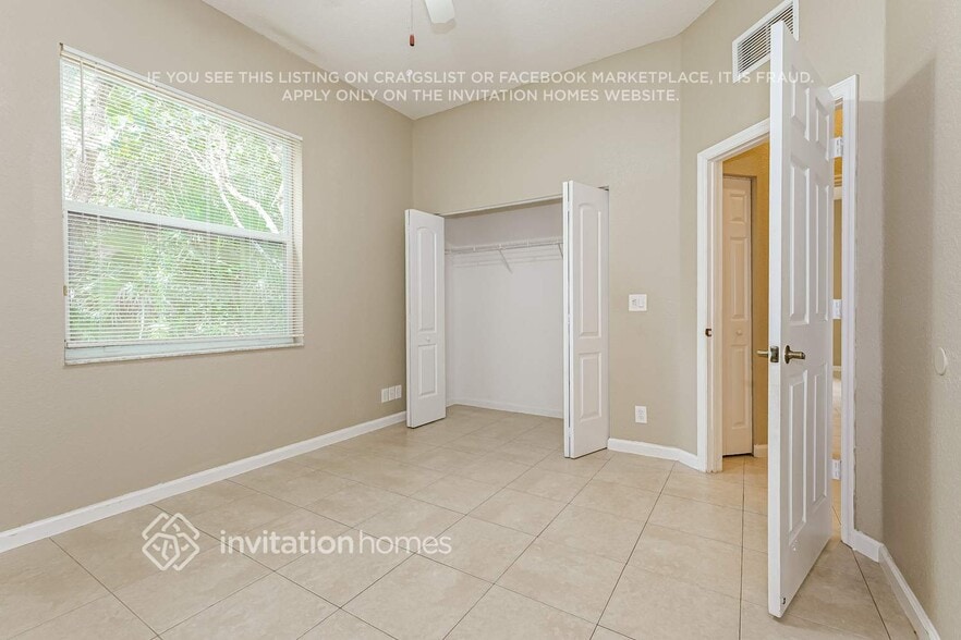 Building Photo - 2448 Sandy Cay