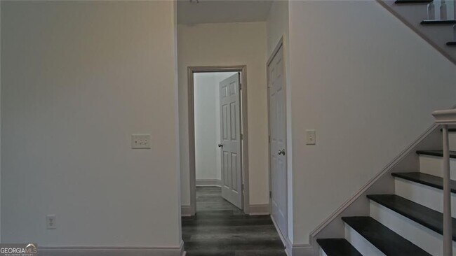 Building Photo - 9195 Hannahs Crossing Dr